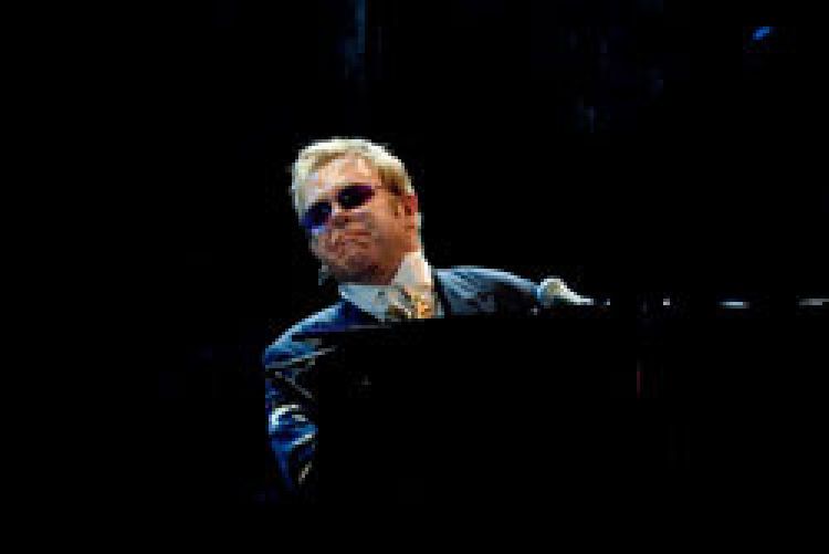 SIR ELTON JOHN: World Tour 2010 LIVE