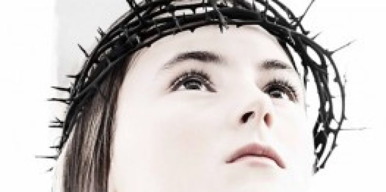 14 femei celebre sunt alaturi de “Patimile Marieiâ€
