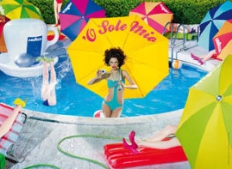 Calendarul Lavazza 2010, de Miles Aldridge