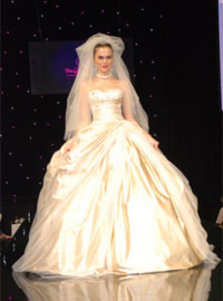 Moda romanesca defileaza la The Bride Show Dubai