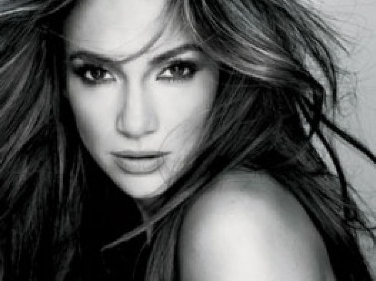 Jennifer Lopez este ambasadoare L&#39;Oreal