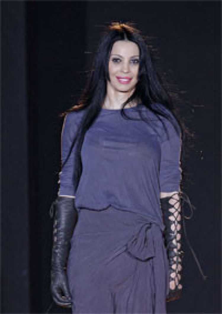Ingrid Vlasov  “A Queen” la Paris Fashion Week AW/2011-2012