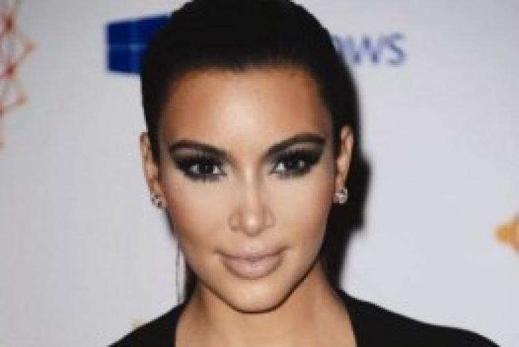 VIDEO Colectia Kardashian la pret redus!