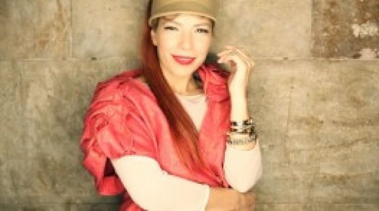 Videoclip foarte fashionist: Maria Radu le spune „Alo†fanilor!
