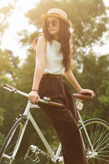 Cum sa arati bine pe bicicleta: 5 outfituri lejere