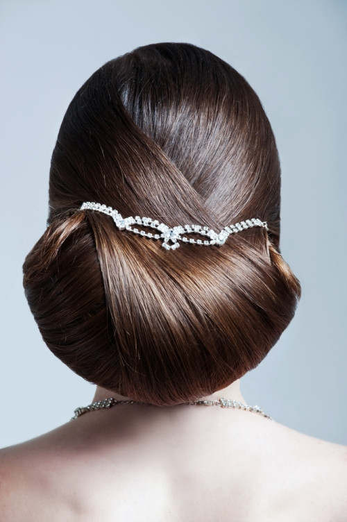 Hairstyle ELEGANT- PAR LUNG: 10 idei pentru nunta sau alte evenimente